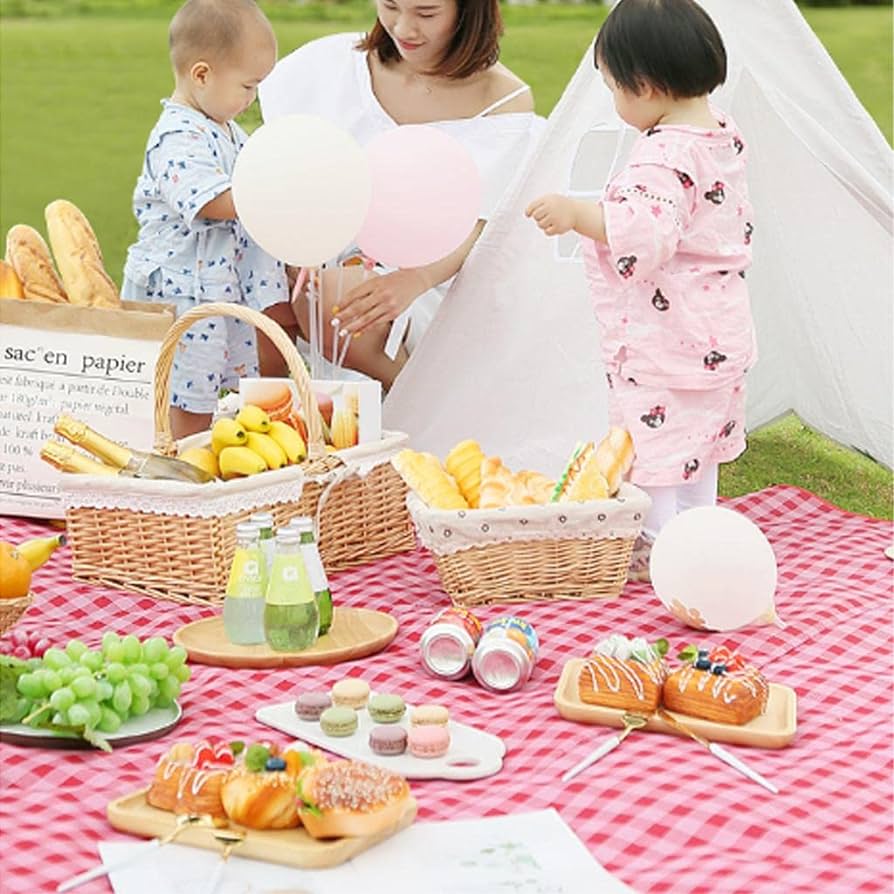 Foldable Beach Mat Picnic Mat Waterproof Sandproof Outdoor Picnic Mat with Handle for Camping Family Day Out Travel Size: 150*200cm