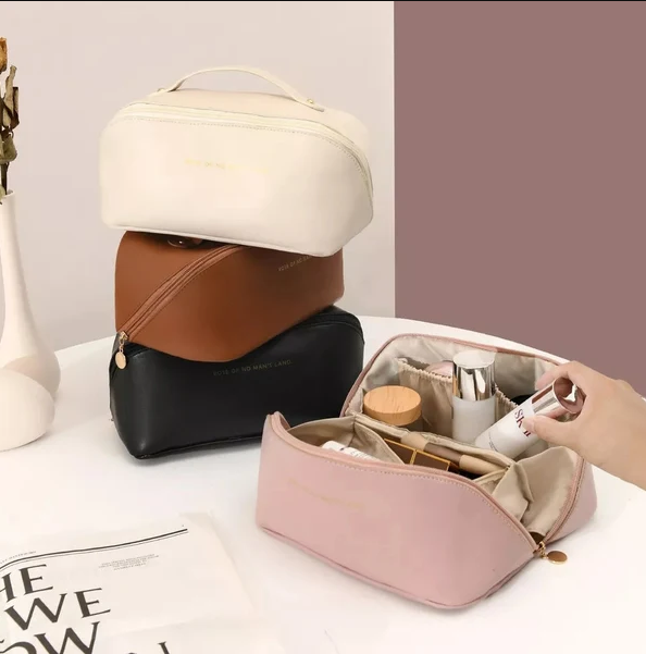 Large Capacity Travel Cosmetic Bag PU Leather Makeup Organizer with Handle & Multi-Compartments