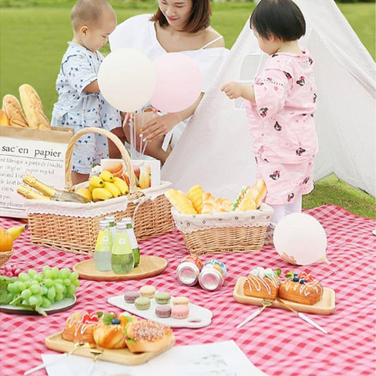 Foldable Beach Mat Picnic Mat Waterproof Sandproof Outdoor Picnic Mat with Handle for Camping Family Day Out Travel Size: 150*200cm